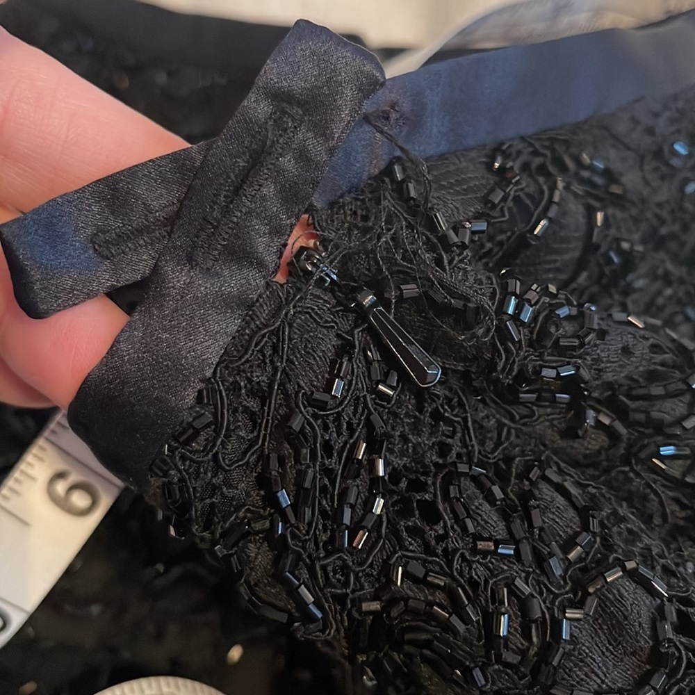 THE J. Peterman Company Stunning beaded skirt with scallop edges at the bottom 4 - Picture 8 of 8